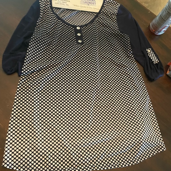 Top - Picture 1 of 2